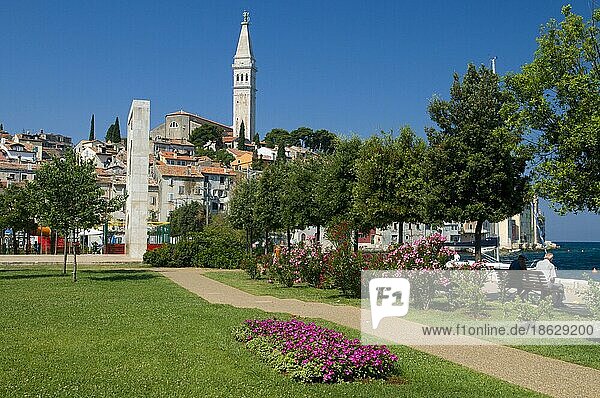 Glockenturm der Pfarrkirche Sv. Eufemija  Rovinj  Istrien  Kroatien  Europa