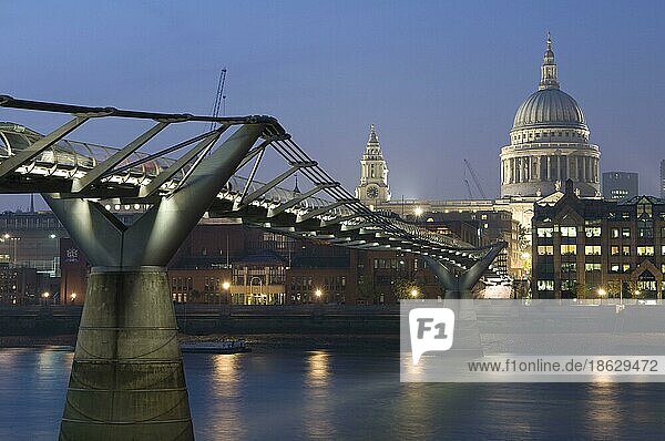 Millennium bridge and St Paul's Cathedral  London  England  United Kingdom  Europe