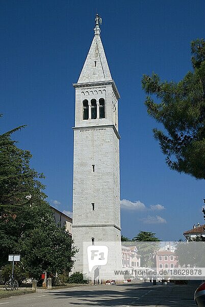 Campanile  Pfarrkirche Sv. Pelagij  Novigrad  Istrien Kroatien  Glockenturm