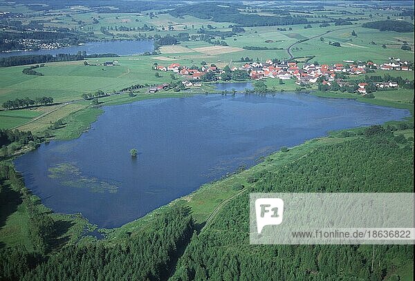 Ponds  Obermoos  Hessen  Teiche  Landschaften  landscapes  Teich  Querformat  horizontal  Übersicht  overview  Deutschland  Europa
