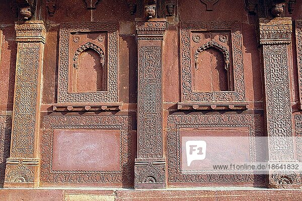 Verzierungen in Sandstein  Haus von Birbal  Moghulstadt Fatehpur Sikri  Uttar Pradesh  Indien  Birbals Palast  Mogulstadt  erbaut 1569-1585 unter Kaiser Akbar  Asien