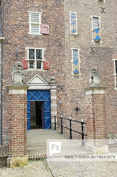 Eingang zum Schloss Doorwerth  Doorwerth  Renkum  Niederlande  Europa