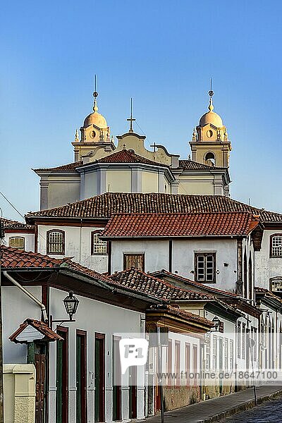 Stadt Diamantina mit ihren historischen Gebäuden und Kirchen aus der Kaiserzeit  Brasilien  Südamerika