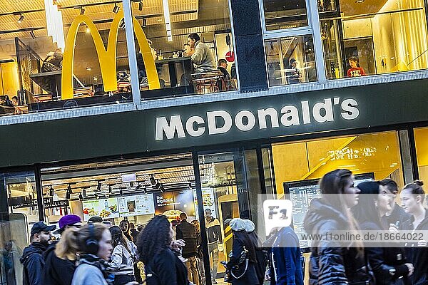 McDonald's logo exterior shot in the evening Königstraße Stuttgart Baden-Württemberg Germany Europe