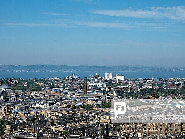 Luftaufnahme von Edinburgh vom Calton Hill  Schottland  Großbritannien  Europa