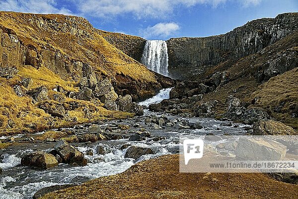 Wasserfall Svöðufoss  Snaefellsjökull-Nationalpark  Snæfellsnes  Westisland  Vesturland  Island  Europa