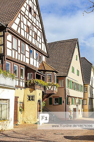 Historisches Erkerhaus aus dem 17. Jahrhundert  gelegen in der Mühltorstraße in der Altstadt  typisches Wohnhaus des gehobenen Bürgertums jener Zeit  Lauffen am Neckar  Baden-Württemberg  Deutschland  Europa