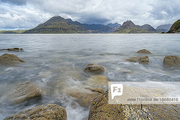 Seascape with view of Black Cuillin Mountains  Elgol  Isle of Skye  Inner Hebrides  Scottish Highlands  Scotland  United Kingdom  Europe