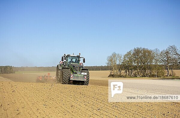 Soil cultivation for maize sowing with tractor Fendt 1050 (500 hp) and Horsch cultivator Tiger 5 AS  working depth 25 cm in Meyenburg  25.05.2023.  Meyenburg  Germany  Europe