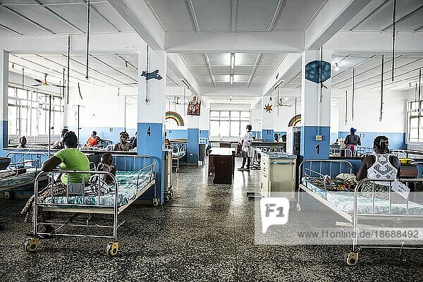 Mehrbettraum im Princess Christian Hospital in Sierra Leone  Freetown  15.06.202.  Sierra Leone  Afrika