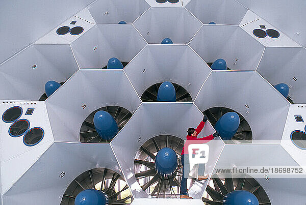 Facility for testing jet engines; West Virginia  United States of America