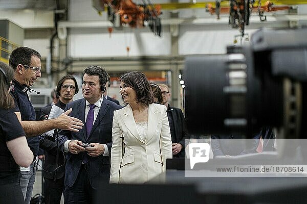 Annalena Bärbock (Bündnis 90 Die Grünen)  Federal Minister for Foreign Affairs  and Hubertus Heil (SPD)  Federal Minister for Labour and Social Affairs  taken during a visit to Mercedes-Benz do Brasil in Sao Paulo  06.06.2023.  Sao Paulo  Brazil  South America