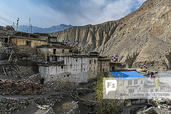 Remote Tetang village  Kingdom of Mustang  Himalayas  Nepal  Asia
