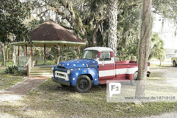 Stars and stripes vintage pick up truck