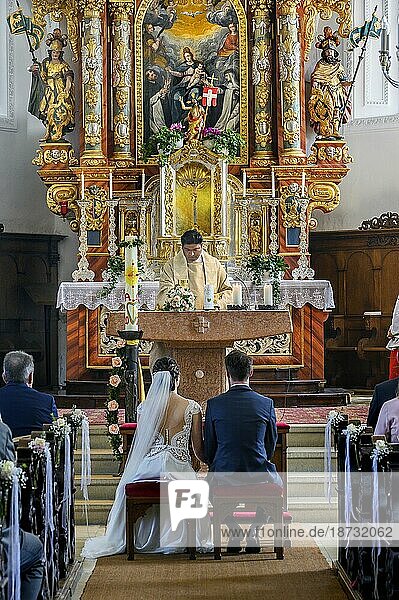 Wedding in the parish church of St.Theodor and Alexander in Haldenwang  Allgäu  Bavaria  Germany  Europe