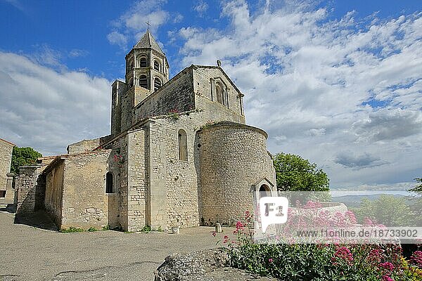 Romanische St-Michel Kirche erbaut ca. 12 Jhdt  La Garde-Adhémar  Saint  Drôme  Tricastin  Provence  Frankreich  Europa