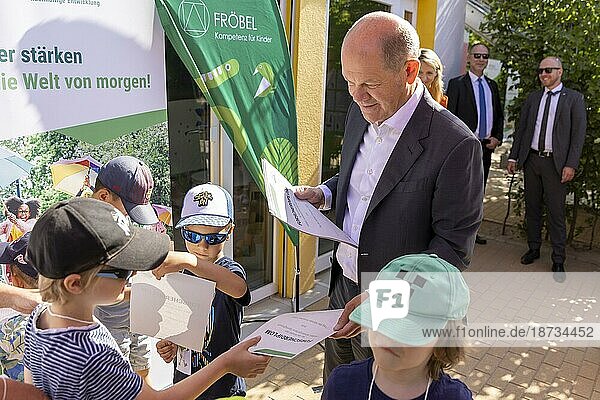 Federal Chancellor  Olaf Scholz (SPD)  visits the FROEBEL kindergarten Springfrosch in his constituency in Potsdam to learn about the topic of early STEM education.  Potsdam  Germany  Europe