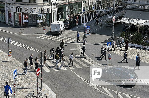 Pedestrian at zebra crossing  Helmut-Zilk-Platz  Vienna  Austria  Europe