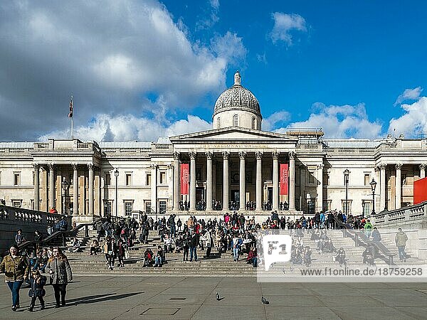 Blick auf die National Gallery am Trafalgar Square