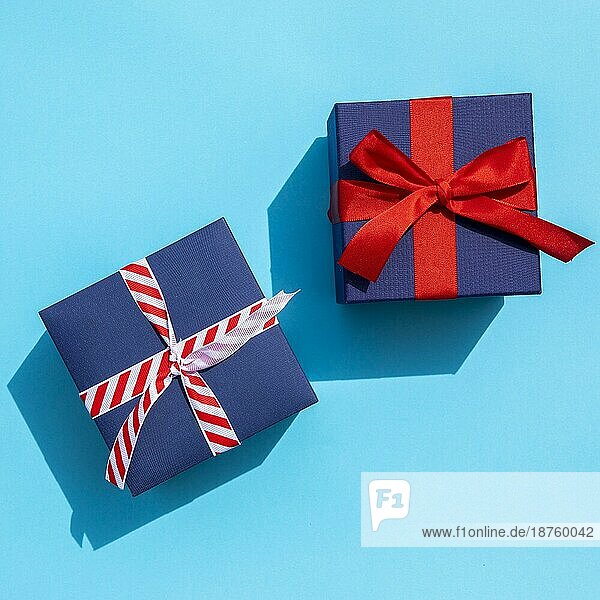 Draufsicht süße Geschenke blaür Hintergrund. Auflösung und hohe Qualität schönes Foto