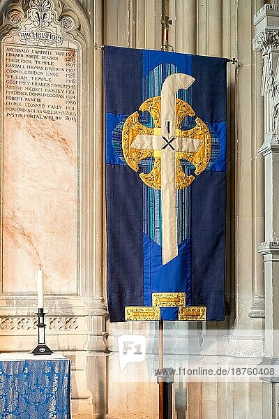 Religiöse Fahne in der Kathedrale von Canterbury