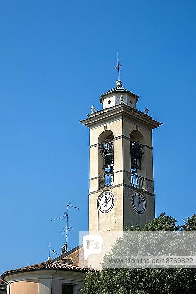BERGAMO  LOMBARDY/ITALIEN - 5. OKTOBER: Glockenturm der Kirche S. Vigilio in Bergamo Italien am 5. Oktober 2019