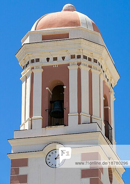 ESTEPONA  ANDALUCIA/SPAIN - MAI 5 : Glockenturm einer Kirche in Estepona Spanien am 5. Mai 2014