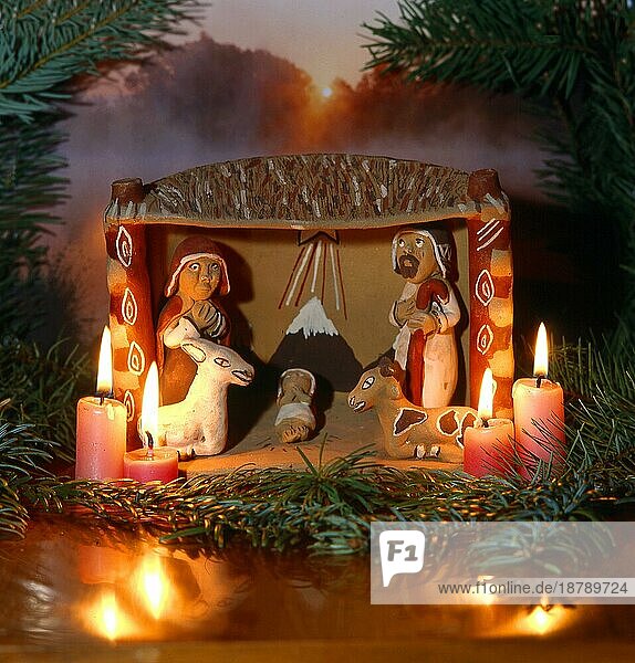 Peruanische Krippenfigur  Geburt Jesu Christi  Weihnachtszeit  Advent  Peruvian cradle figure  birth Jesus Christ  yule tide