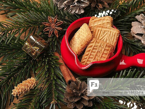 Weihnachtszeit  Spekulatiusbacken  Adventszeit  Weihnachtsbäckerei  saisonale Lebensmittel  selbstgemachtes Spekulatiusgebäck
