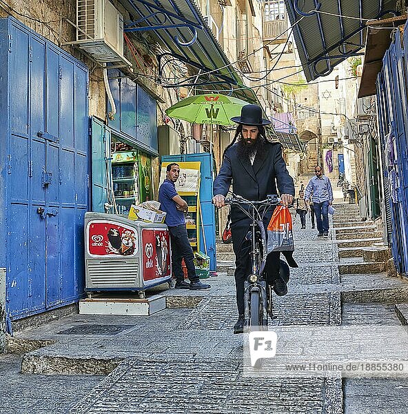 Jerusalem Israel. Orthodoxe Juden in den Straßen der Altstadt