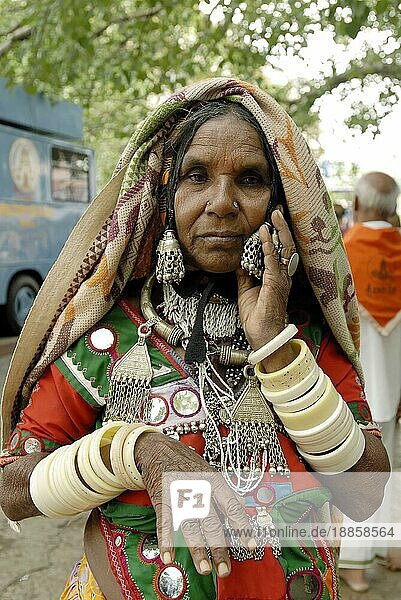 Banjara-Frau (nomadische Gemeinschaft) Tirumala  Andhra Pradesh  Indien  Asien