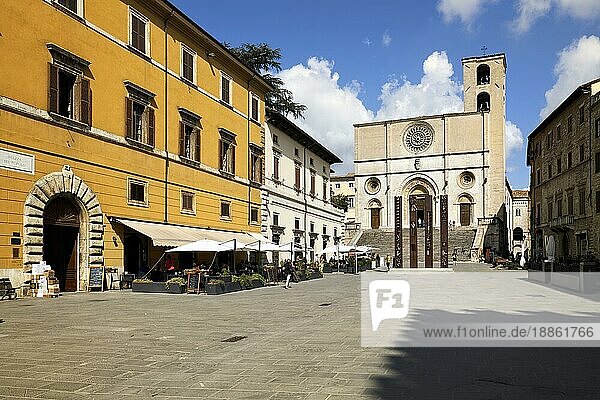 Todi Umbrien Italien. Konkathedrale der Heiligen Annunziata. Kathedrale. Piazza del Popolo