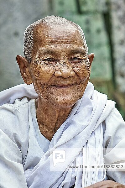 Porträt einer alten Frau im Preah-Khan-Tempel. Siem Reap Angkor Kambodscha