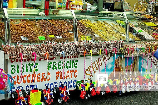 Marktstand mit Süßigkeiten  Süßigkeiten  Italien  Europa