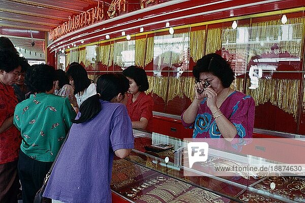 Schmuckgeschäft in Chinatown  Bangkok  Thailand  Juweliergeschäft  Asien