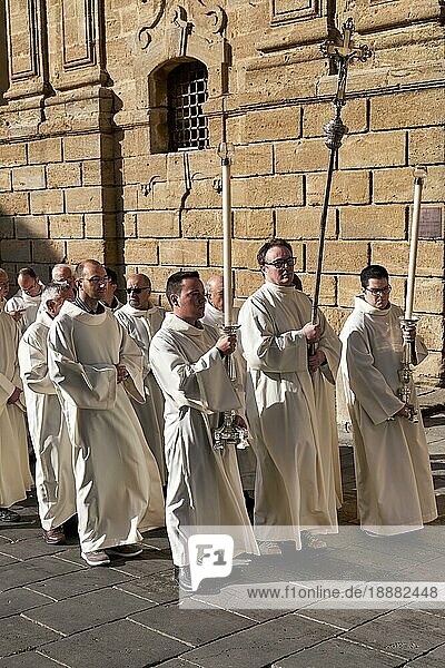 Religiöse Prozession zur Kathedrale von Caltagirone. Sizilien Italien