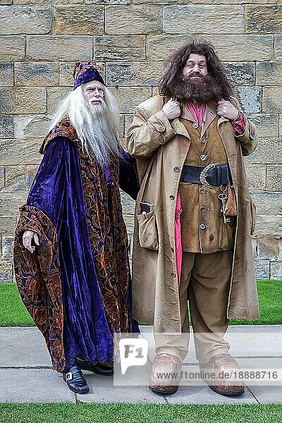 Hagrid und Dumbledore beim Auftritt im Schloss Alnwick