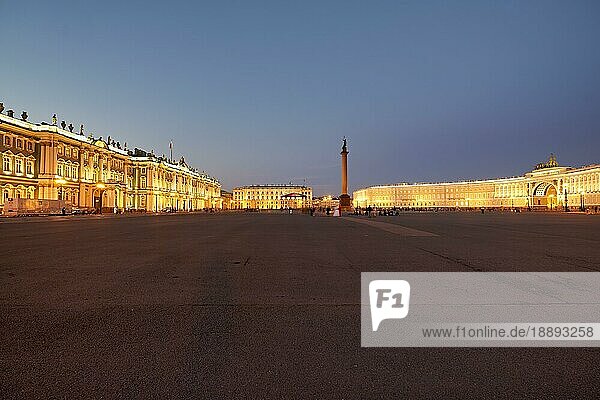 St. Petersburg Russland. Winterpalast Eremitage Museum Generalstabsgebäude