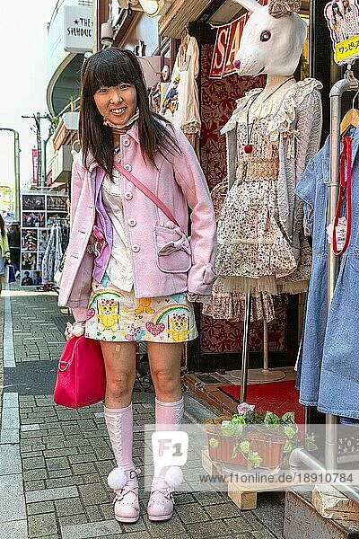 Tokio Japan. Lolita-Mädchen im Shibuya-Viertel