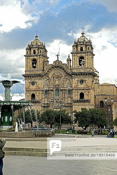 Iglesia de la Compania de Jesus auf der Plaza de Armas  Cuzco in Peru