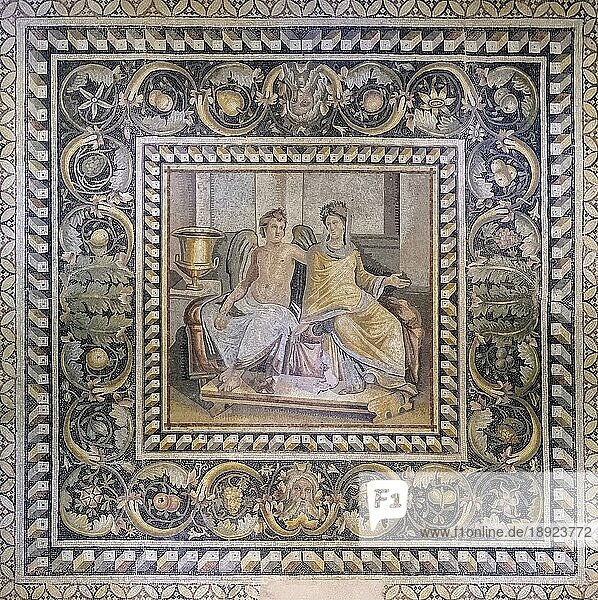 Mosaik von Eros und Psykhe im Zeugma-Mosaikmuseum in Gaziantep im September 2018. Das Zeugma-Mosaikmuseum in Gaziantep  Türkei  ist eine der größten Mosaiksammlungen der Welt  Gaziantep  Türkei  Asien