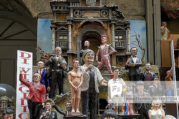 Neapel Kampanien Italien. Statuen und Figuren der Weihnachtskrippe in den Werkstätten der Via San Gregorio Armeno