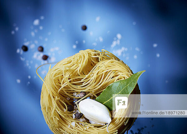 Nest of vermicelli with cream cheese and spices
