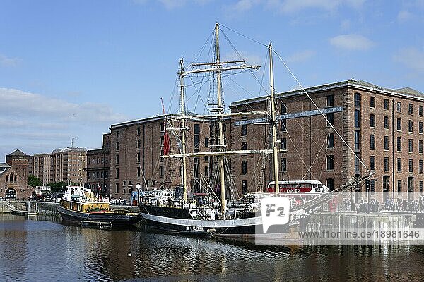 Segelschiff  Canning Half Tide Dock  Liverpool  England  Großbritannien  Europa