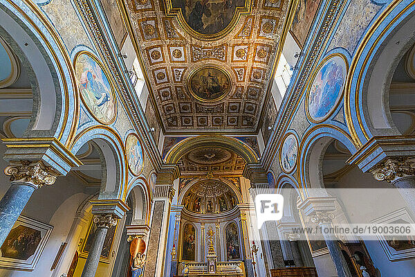 The Interior and Altar of the Basilica di Sant'Antonino  Piazza Sant'Antonino  Sorrento  Campania  Italy  Europe