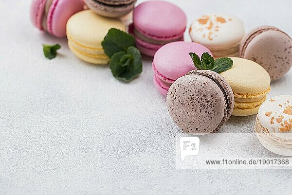 Hohe Winkel Macarons mit Minze. Auflösung und hohe Qualität schönes Foto