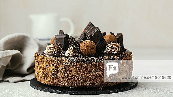Vorderansicht von süßem Schokoladenkuchen Bild auf pik. Auflösung und hohe Qualität schönes Foto