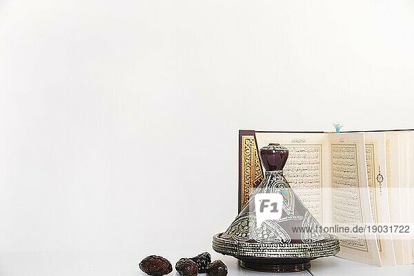 Ramadan Konzept mit Koran. Auflösung und hohe Qualität schönes Foto