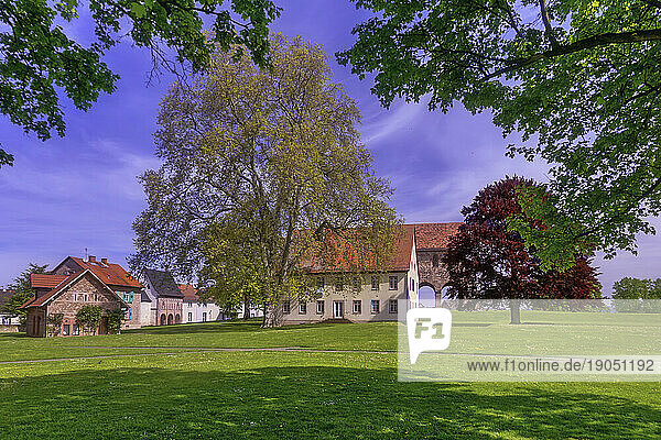 UNESCO Weltkulturerbe Kloster Lorsch bei Heppenheim an der Bergstraße  Hessen  Süddeutschland  Deutschland  Europa.