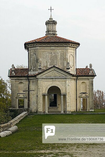 Die barocke Kapelle Maria Himmelfahrt auf dem Prozessionsweg des Sacro Monte (heiligen Berg) di Varese  Varese  Lombardei  Italien  Weltkulturerbe  Europa